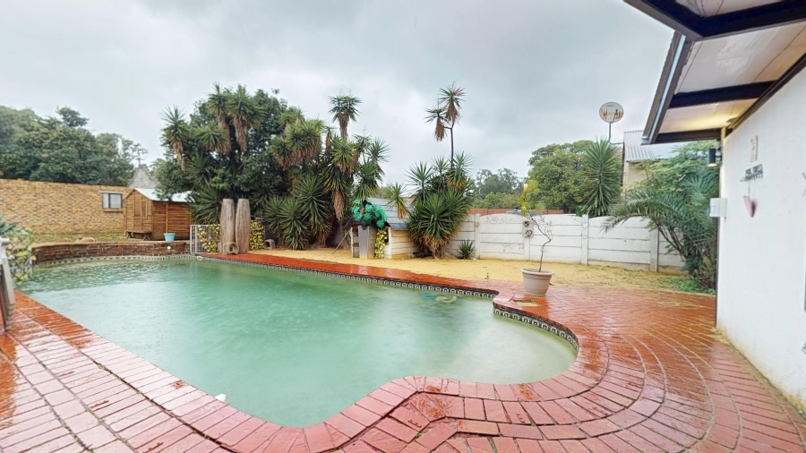 5 Bedroom Property for Sale in Lambton Gauteng