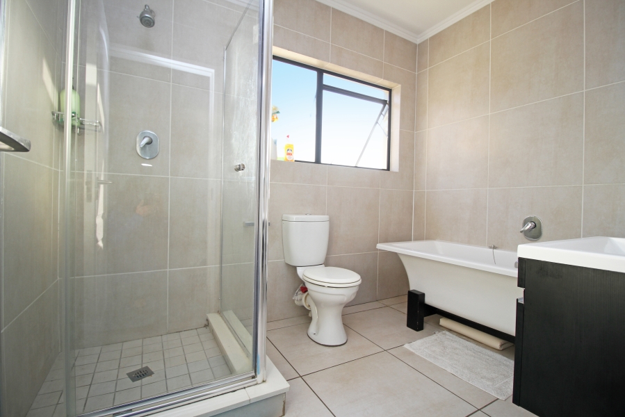 2 Bedroom Property for Sale in Kyalami Hills Gauteng