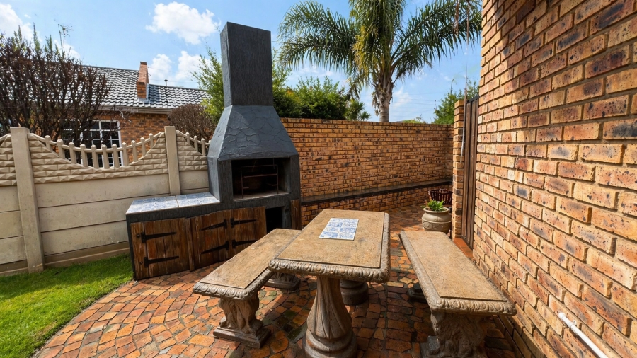 3 Bedroom Property for Sale in Eike Park Gauteng