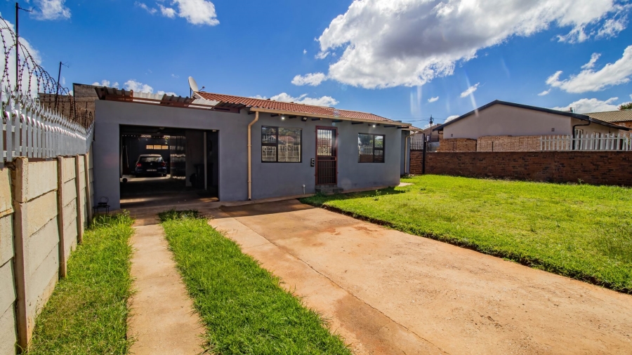 3 Bedroom Property for Sale in Lenasia Gauteng