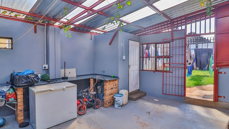 3 Bedroom Property for Sale in Lenasia Gauteng