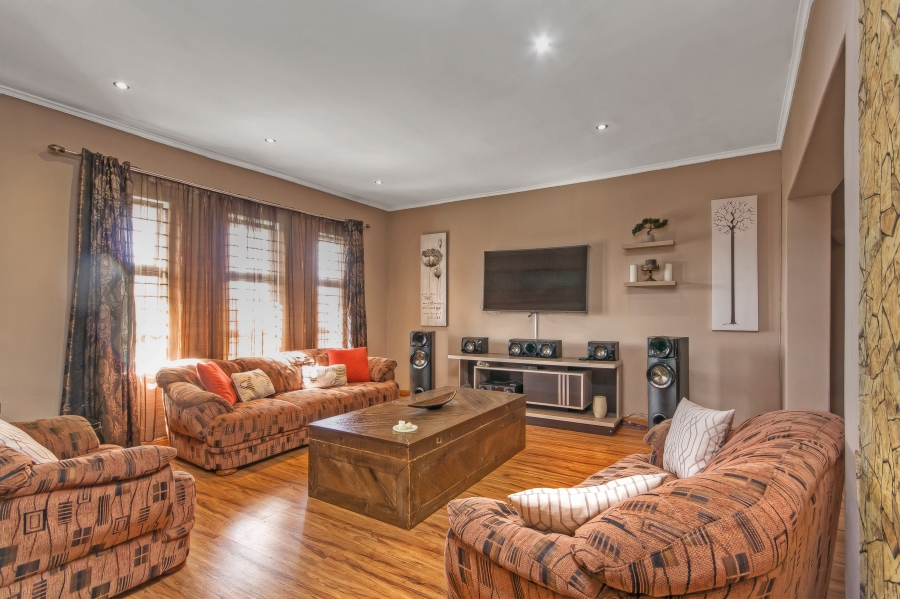 4 Bedroom Property for Sale in Lenasia South Gauteng