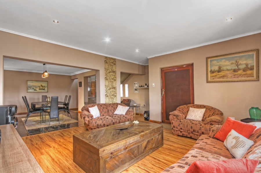 4 Bedroom Property for Sale in Lenasia South Gauteng