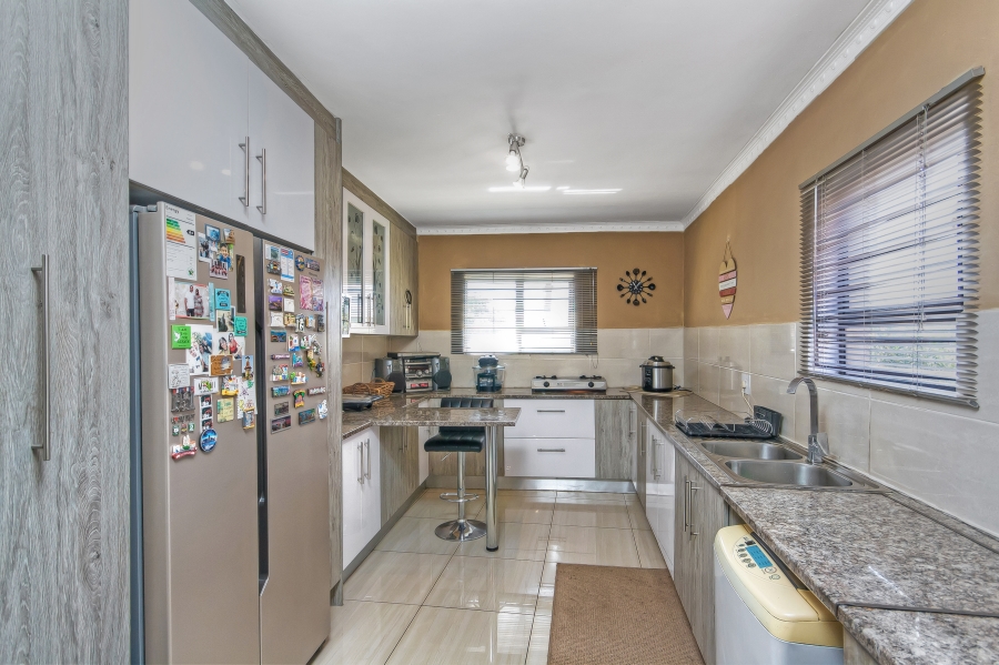 4 Bedroom Property for Sale in Lenasia South Gauteng