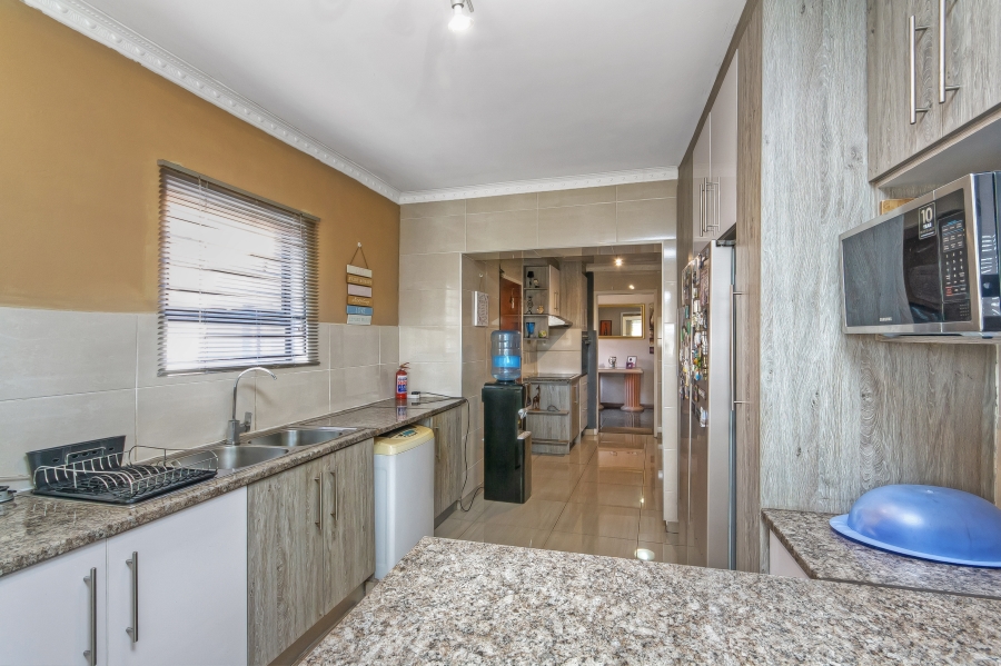 4 Bedroom Property for Sale in Lenasia South Gauteng