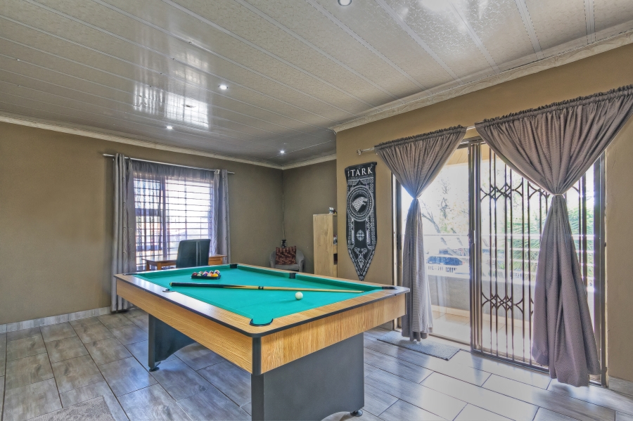 4 Bedroom Property for Sale in Lenasia South Gauteng