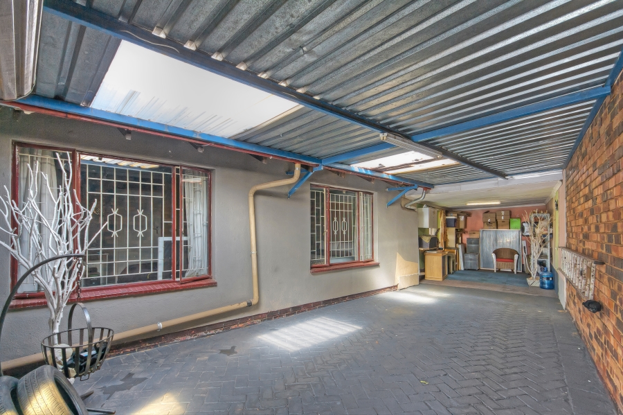4 Bedroom Property for Sale in Lenasia South Gauteng
