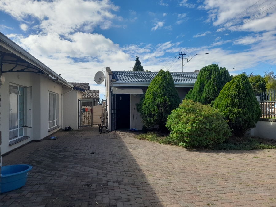 3 Bedroom Property for Sale in Robertsham Gauteng