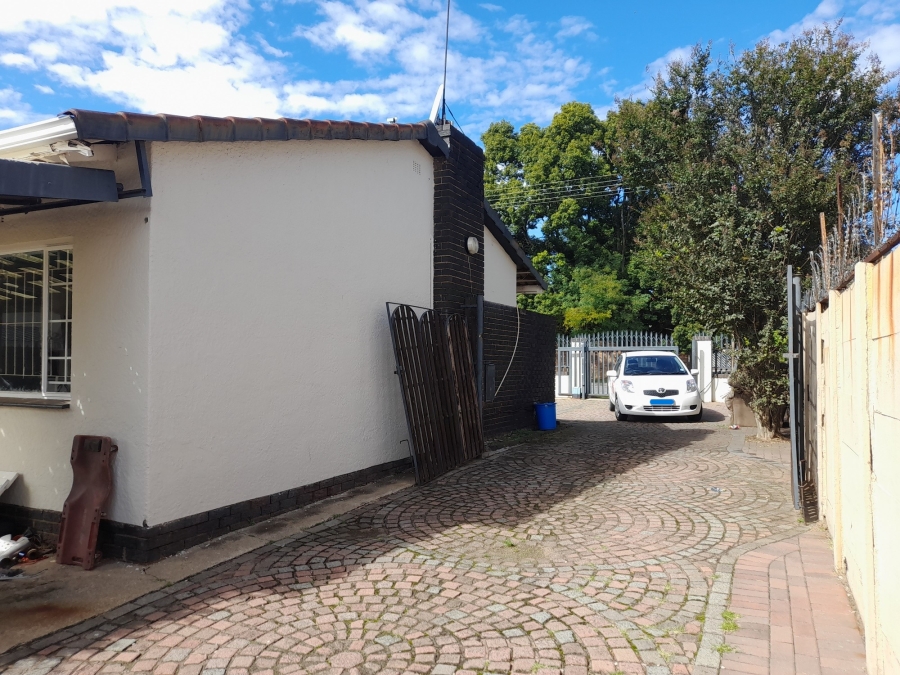 3 Bedroom Property for Sale in Robertsham Gauteng