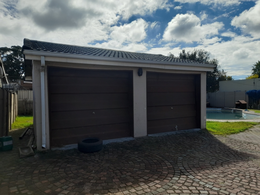 3 Bedroom Property for Sale in Robertsham Gauteng