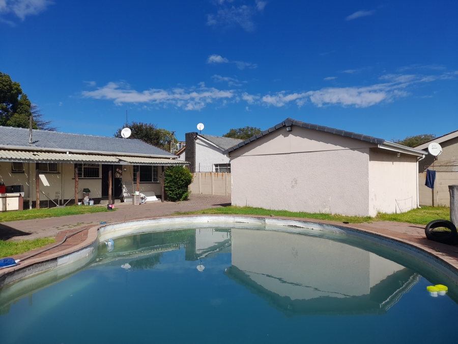 3 Bedroom Property for Sale in Robertsham Gauteng