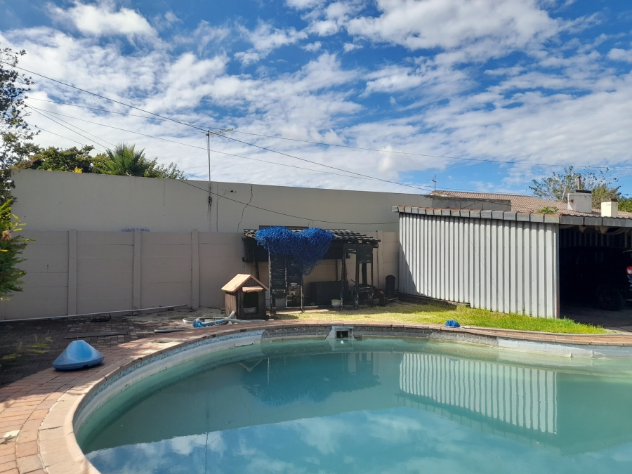 3 Bedroom Property for Sale in Robertsham Gauteng