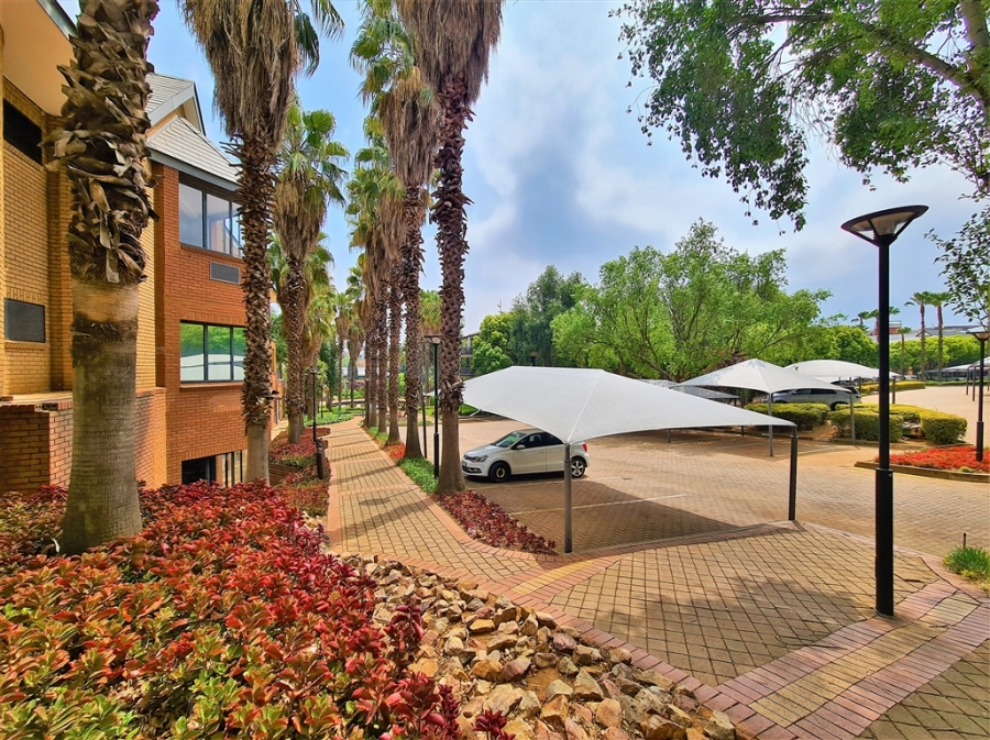 To Let Commercial Property for Rent in Constantia Kloof Gauteng