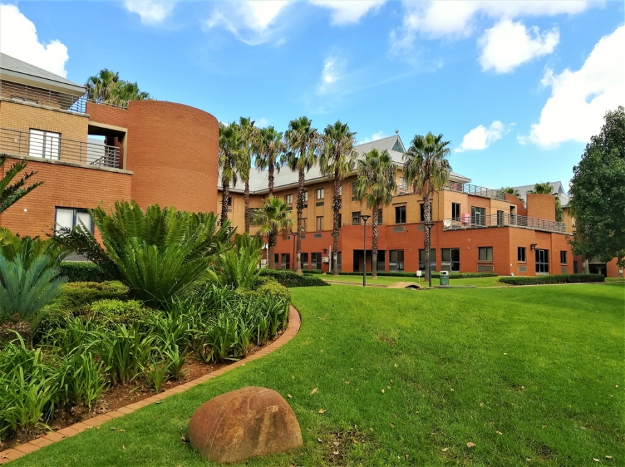 To Let Commercial Property for Rent in Constantia Kloof Gauteng
