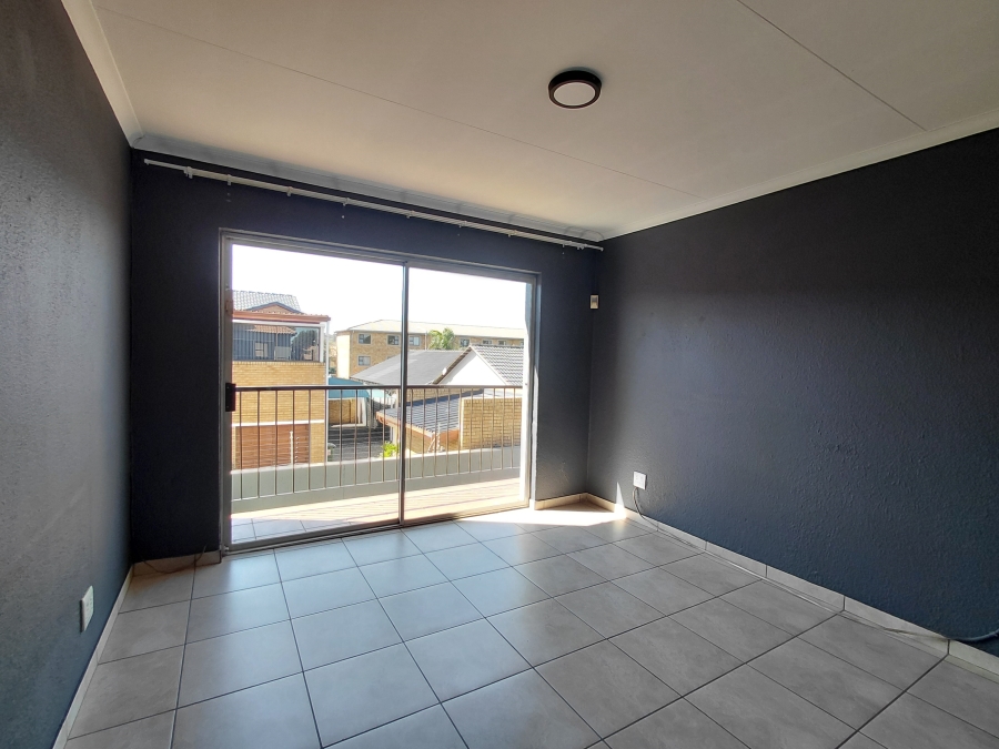 To Let 3 Bedroom Property for Rent in New Redruth Gauteng