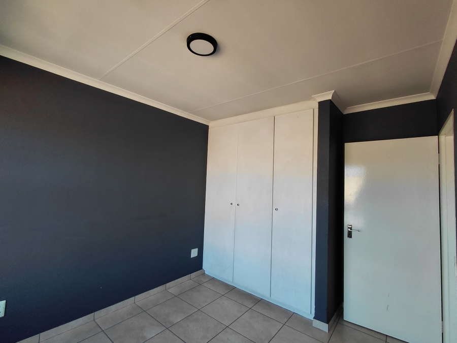 To Let 3 Bedroom Property for Rent in New Redruth Gauteng