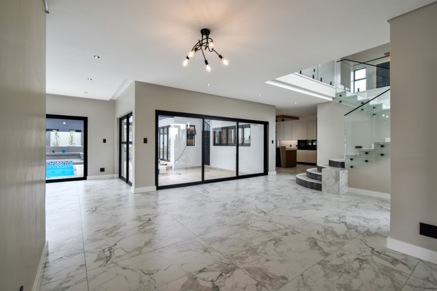 6 Bedroom Property for Sale in Midstream Heights Gauteng
