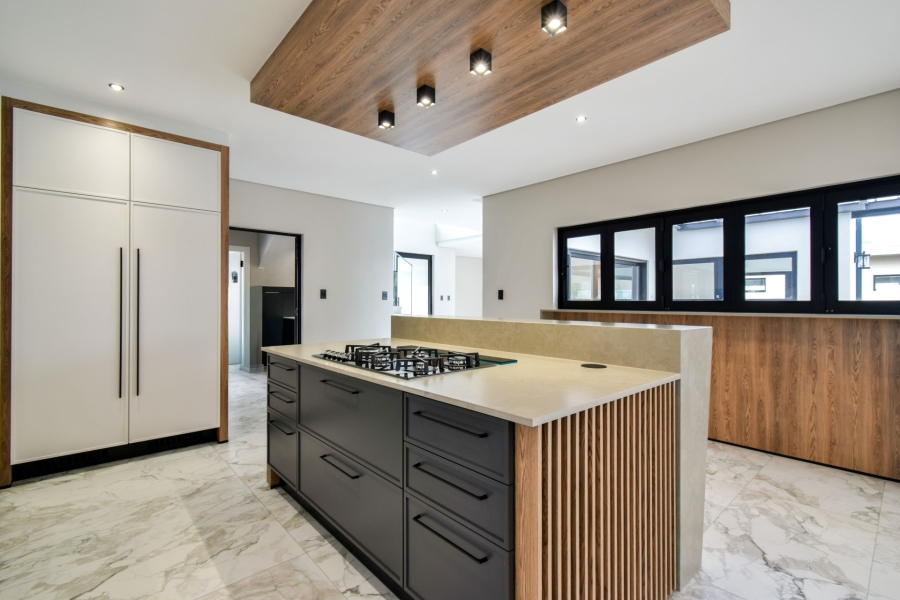 6 Bedroom Property for Sale in Midstream Heights Gauteng