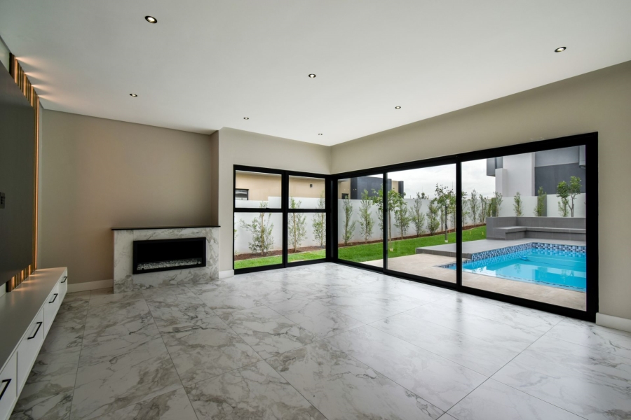 6 Bedroom Property for Sale in Midstream Heights Gauteng