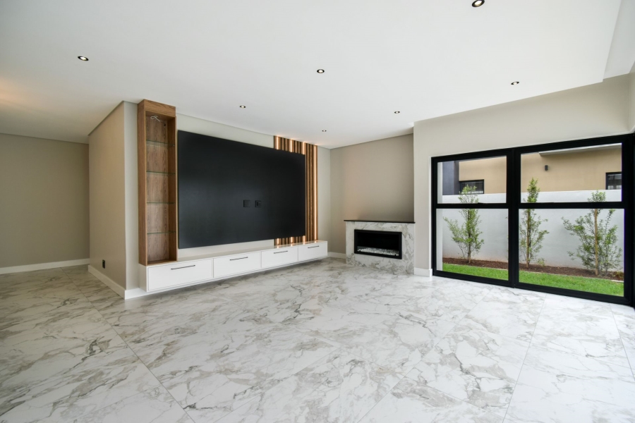 6 Bedroom Property for Sale in Midstream Heights Gauteng