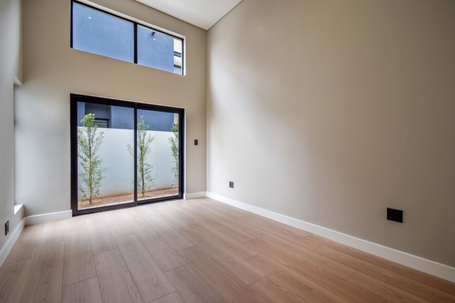 6 Bedroom Property for Sale in Midstream Heights Gauteng