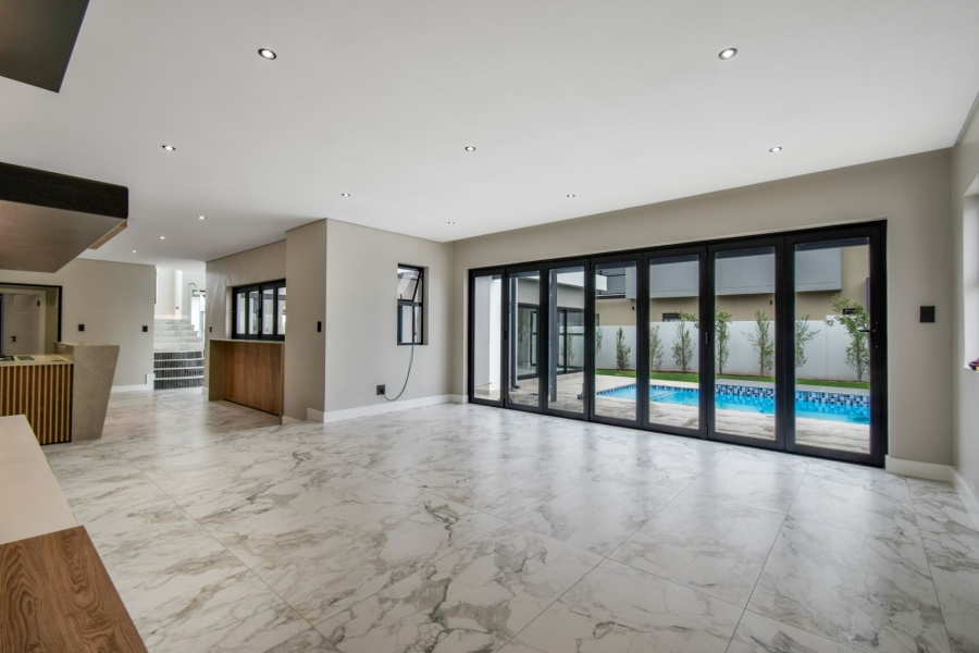 6 Bedroom Property for Sale in Midstream Heights Gauteng
