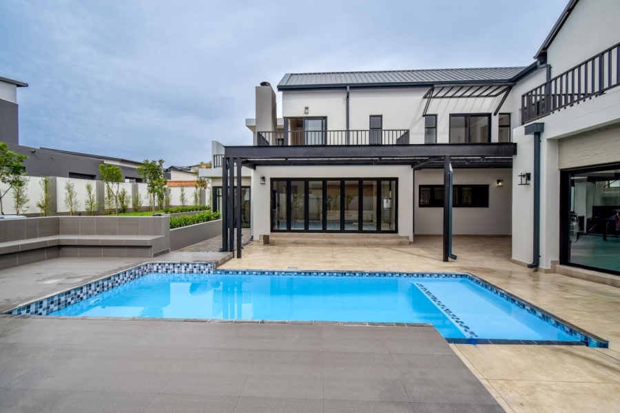 6 Bedroom Property for Sale in Midstream Heights Gauteng