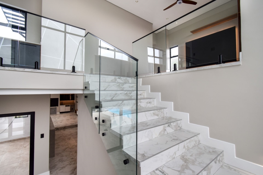 6 Bedroom Property for Sale in Midstream Heights Gauteng