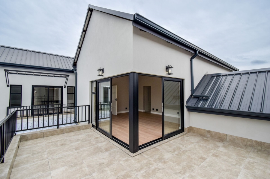 6 Bedroom Property for Sale in Midstream Heights Gauteng