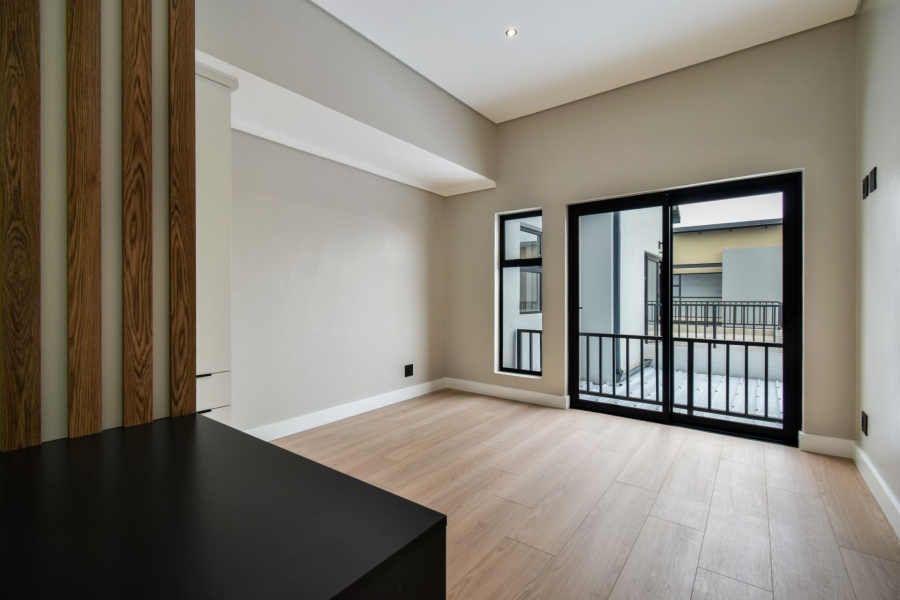 6 Bedroom Property for Sale in Midstream Heights Gauteng