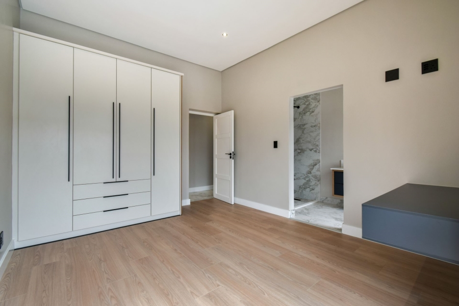 6 Bedroom Property for Sale in Midstream Heights Gauteng
