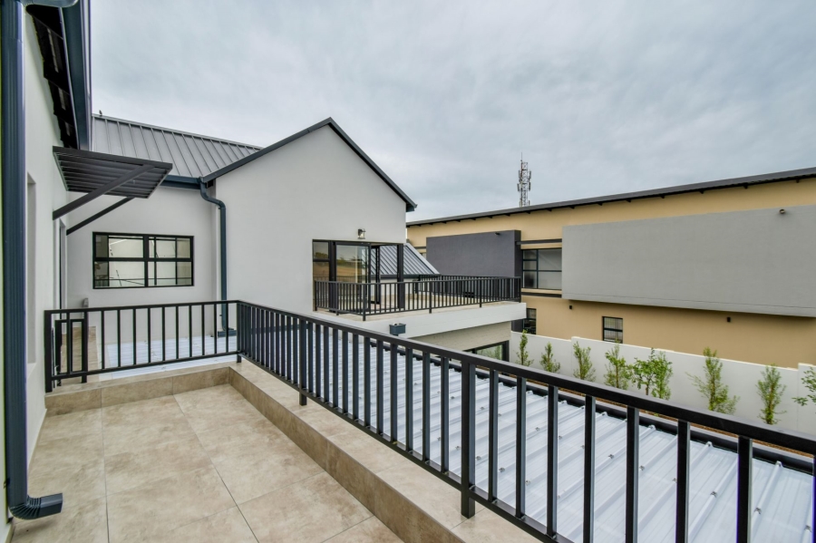 6 Bedroom Property for Sale in Midstream Heights Gauteng