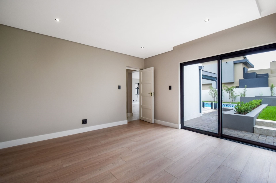 6 Bedroom Property for Sale in Midstream Heights Gauteng