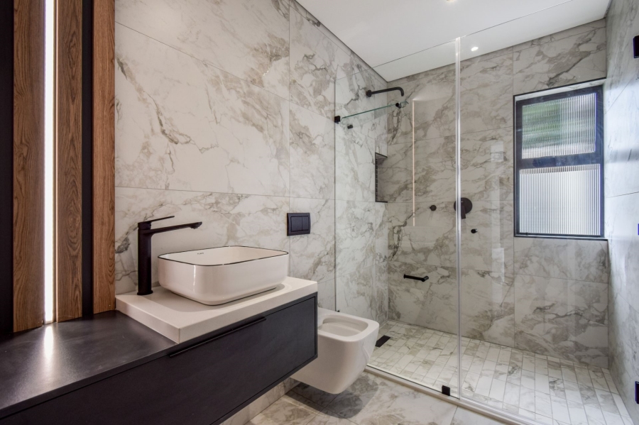 6 Bedroom Property for Sale in Midstream Heights Gauteng