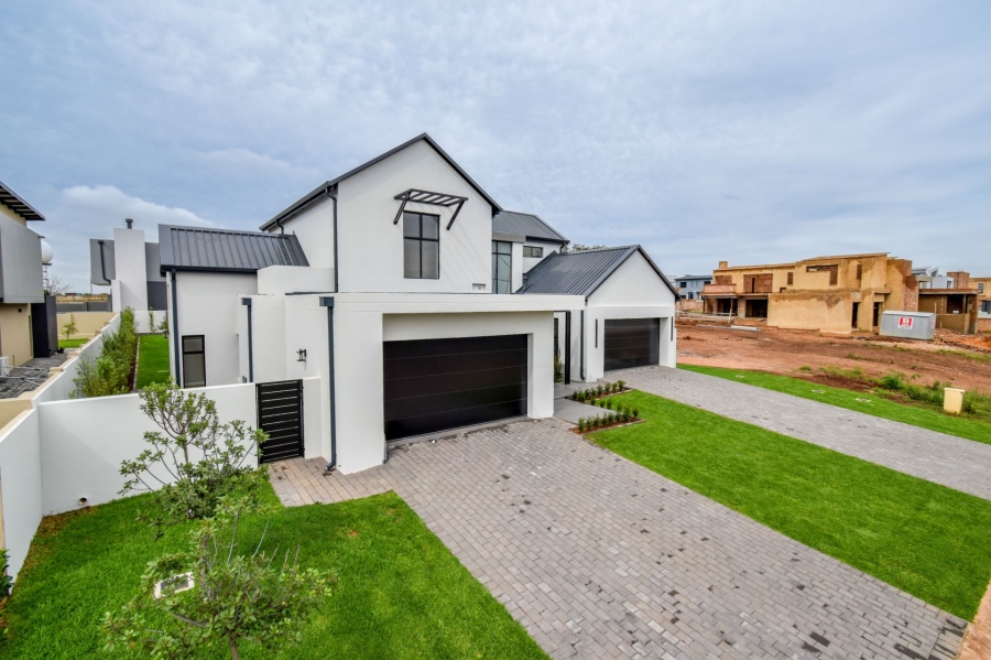 6 Bedroom Property for Sale in Midstream Heights Gauteng