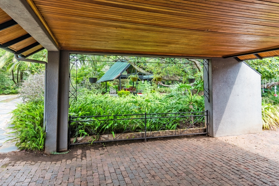 8 Bedroom Property for Sale in Lanseria Gauteng
