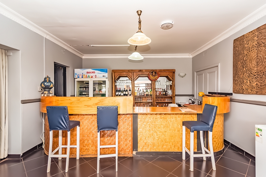 8 Bedroom Property for Sale in Lanseria Gauteng