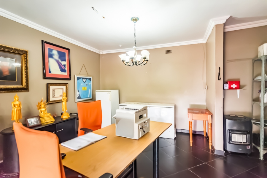 8 Bedroom Property for Sale in Lanseria Gauteng