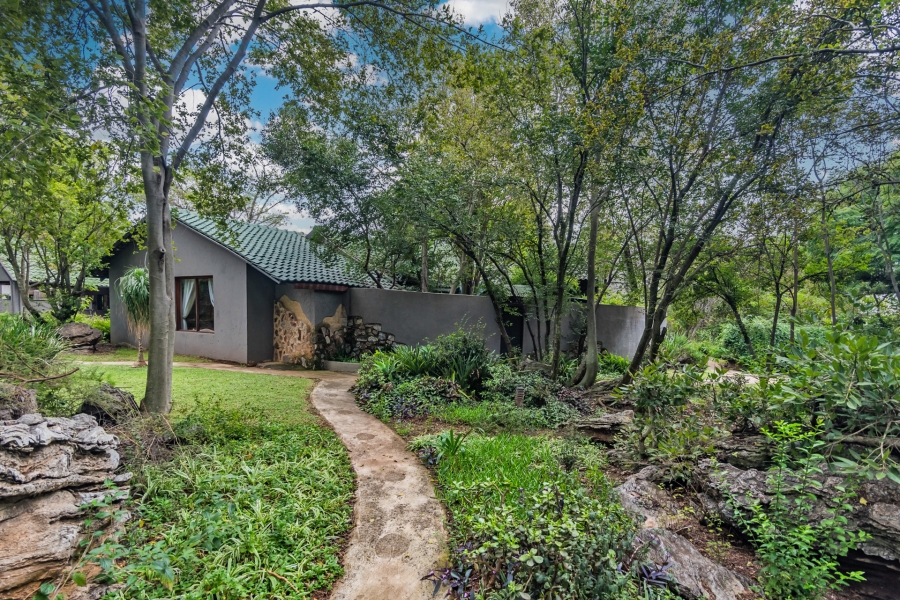 8 Bedroom Property for Sale in Lanseria Gauteng