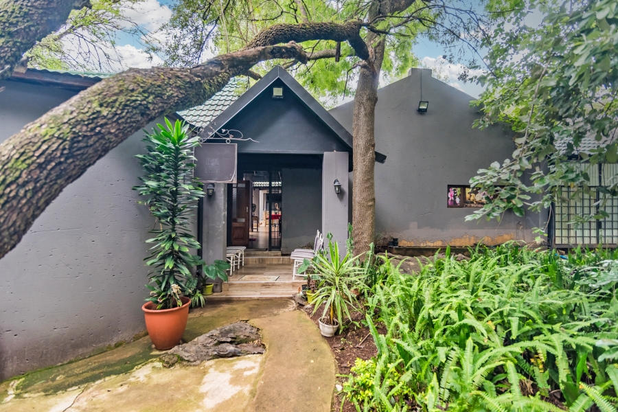 8 Bedroom Property for Sale in Lanseria Gauteng