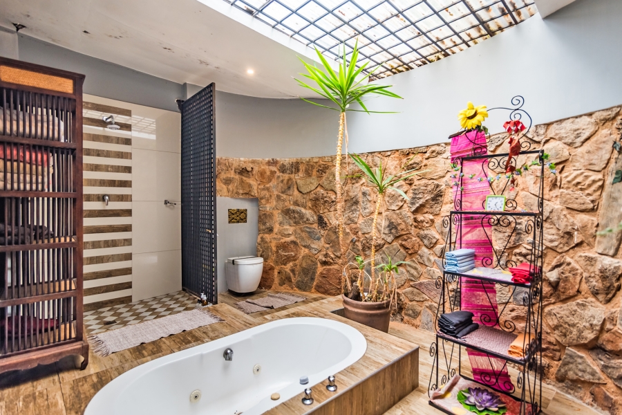 8 Bedroom Property for Sale in Lanseria Gauteng