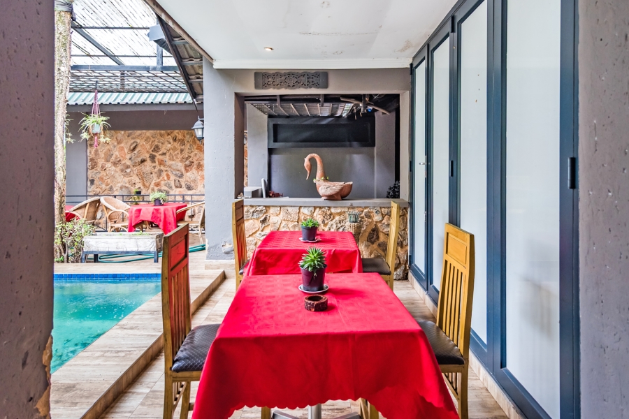 8 Bedroom Property for Sale in Lanseria Gauteng