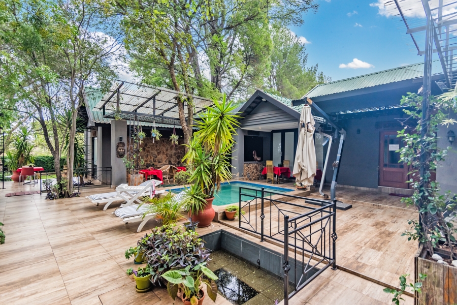 8 Bedroom Property for Sale in Lanseria Gauteng