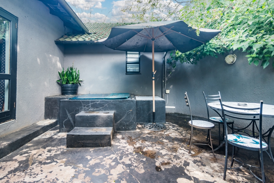 8 Bedroom Property for Sale in Lanseria Gauteng