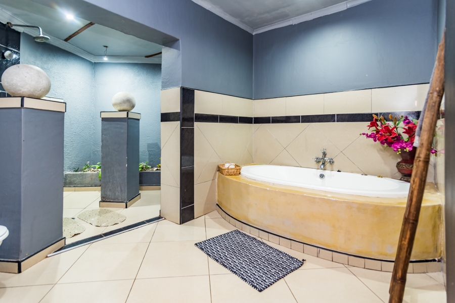 8 Bedroom Property for Sale in Lanseria Gauteng