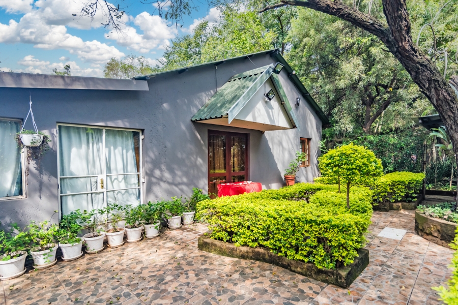8 Bedroom Property for Sale in Lanseria Gauteng