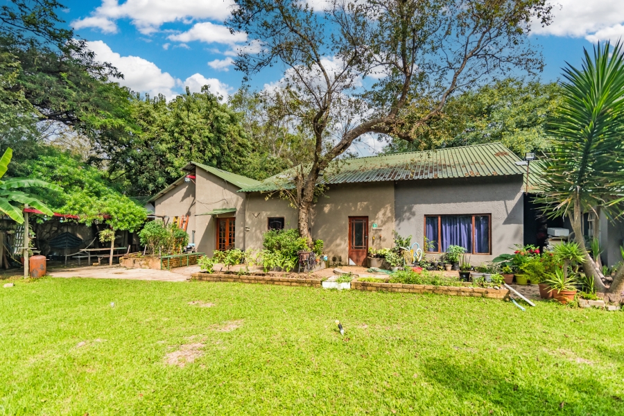 8 Bedroom Property for Sale in Lanseria Gauteng