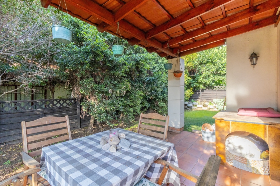 2 Bedroom Property for Sale in Paulshof Gauteng