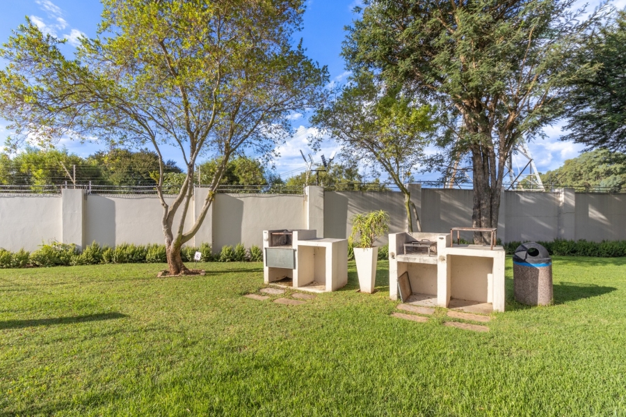2 Bedroom Property for Sale in Paulshof Gauteng