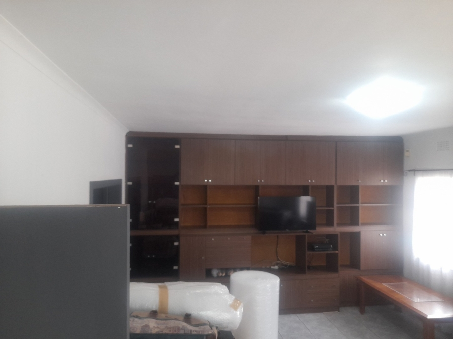 3 Bedroom Property for Sale in Linmeyer Gauteng